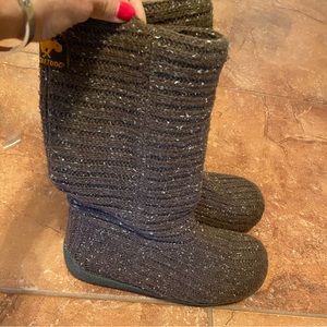 Brown, knit & lined mid-calf boots. Like new condition.